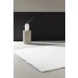 Dette produkt hedder Nicola, fremstillet af Polyester materiale med en smuk Hvid farve - SE Mattor