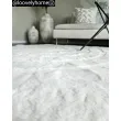 Dette produkt hedder Rabbit Zen, fremstillet af Polyester materiale med en smuk Offwhite farve - SE Mattor