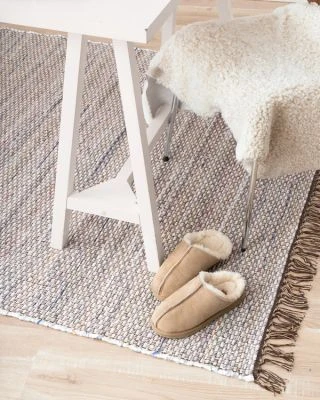 i Beige farve, lavet af Bomuld materiale.
