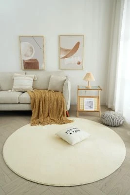 Dette produkt hedder Comfy, fremstillet af Polyester materiale med en smuk Beige farve - SE Mattor