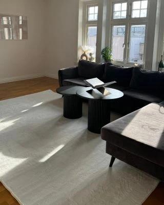Dette produkt hedder Comfy, fremstillet af Polyester materiale med en smuk Offwhite farve - SE Mattor