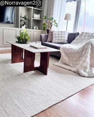 Dette produkt hedder Elsa, fremstillet af 80% Uld & 20% Bomuld  materiale med en smuk Offwhite farve - SE Mattor