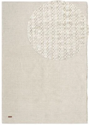 Dette produkt hedder Molly, fremstillet af 80% Uld & 20% Bomuld  materiale med en smuk Offwhite farve - SE Mattor