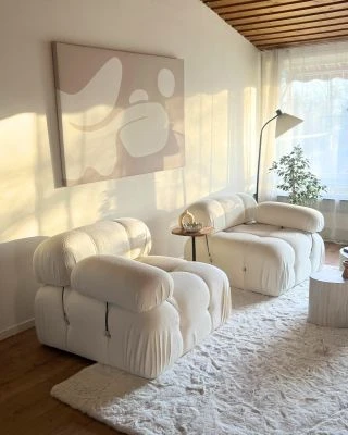 Dette produkt hedder Rabbit Lux, fremstillet af Polyester materiale med en smuk Offwhite farve - SE Mattor