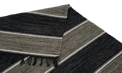 i Blå farve, lavet af Bomuld materiale.