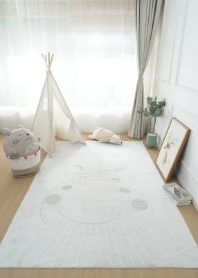Dette produkt hedder Zappy Hippo, fremstillet af Polyester materiale med en smuk Fløde farve - SE Mattor