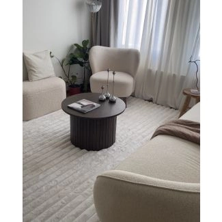 Dette produkt hedder Rabbit Stripe, fremstillet af Polyester materiale med en smuk Offwhite farve - SE Mattor