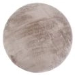 Dette produkt hedder Cat, fremstillet af Polyester materiale med en smuk Taupe farve - SE Mattor