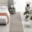 Dette produkt hedder Cat, fremstillet af Polyester materiale med en smuk Taupe farve - SE Mattor