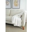 Dette produkt hedder Cat, fremstillet af Polyester materiale med en smuk Offwhite farve - SE Mattor