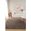 Dette produkt hedder Fluffy, fremstillet af Polyester materiale med en smuk Taupe farve - SE Mattor