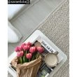 Dette produkt hedder Haga, fremstillet af 80% Uld & 20% Bomuld  materiale med en smuk Offwhite farve - SE Mattor