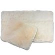 Dette produkt hedder Julie, fremstillet af Polyester materiale med en smuk Offwhite farve - SE Mattor
