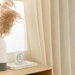 Dette produkt hedder Kristina, fremstillet af Polyester materiale med en smuk Beige farve - SE Mattor