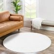 Dette produkt hedder Lazy, fremstillet af Polypropylen materiale med en smuk Hvid farve - SE Mattor