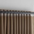 Dette produkt hedder Mathilde, fremstillet af Polyester materiale med en smuk Sand farve - SE Mattor