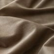 Dette produkt hedder Mathilde, fremstillet af Polyester materiale med en smuk Sand farve - SE Mattor