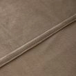 Dette produkt hedder Mathilde, fremstillet af Polyester materiale med en smuk Sand farve - SE Mattor