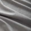 Dette produkt hedder Mathilde, fremstillet af Polyester materiale med en smuk Sølv farve - SE Mattor
