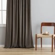 Dette produkt hedder Mathilde, fremstillet af Polyester materiale med en smuk Taupe farve - SE Mattor