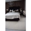 Dette produkt hedder Mellby, fremstillet af 80% Uld & 20% Bomuld  materiale med en smuk Offwhite farve - SE Mattor