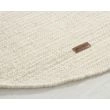 Dette produkt hedder Molly, fremstillet af 80% Uld & 20% Bomuld  materiale med en smuk Offwhite farve - SE Mattor