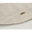 Dette produkt hedder Molly, fremstillet af 80% Uld & 20% Bomuld  materiale med en smuk Beige farve - SE Mattor