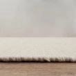 Dette produkt hedder Norrsken, fremstillet af 60 % Uld & 40% Bomuld  materiale med en smuk Hvid farve - SE Mattor