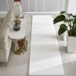 Dette produkt hedder Rabbit Eco, fremstillet af Polyester materiale med en smuk Hvid farve - SE Mattor