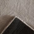 Dette produkt hedder Rabbit Eco, fremstillet af Polyester materiale med en smuk Taupe farve - SE Mattor