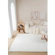Dette produkt hedder Rabbit Lux, fremstillet af Polyester materiale med en smuk Offwhite farve - SE Mattor