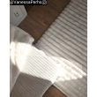Dette produkt hedder Rabbit Stripe, fremstillet af Polyester materiale med en smuk Offwhite farve - SE Mattor