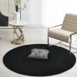 Dette produkt hedder Cat, fremstillet af Polyester materiale med en smuk Sort farve - SE Mattor