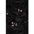 Dette produkt hedder Lavendelvind, fremstillet af Polyester materiale med en smuk Sort farve - SE Mattor