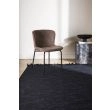 Dette produkt hedder Mosso, fremstillet af Uld materiale med en smuk Sort farve - SE Mattor