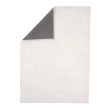 Dette produkt hedder Bono, fremstillet af Polyester materiale med en smuk Hvid farve - SE Mattor