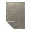 Dette produkt hedder Pinta, fremstillet af Polyester materiale med en smuk Gråbeige farve - SE Mattor