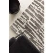 Dette produkt hedder Veron, fremstillet af Polyester materiale med en smuk Grå farve - SE Mattor