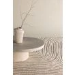 Dette produkt hedder Granby, fremstillet af Polyester materiale med en smuk Beige farve - SE Mattor