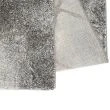Dette produkt hedder Amaze Bent, fremstillet af Polyester & Polypropylen materiale med en smuk Grå farve - SE Mattor