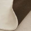 Dette produkt hedder Cat, fremstillet af Polyester materiale med en smuk Offwhite farve - SE Mattor