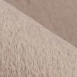 Dette produkt hedder Cat, fremstillet af Polyester materiale med en smuk Taupe farve - SE Mattor