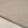 Dette produkt hedder Cat, fremstillet af Polyester materiale med en smuk Taupe farve - SE Mattor