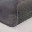 Dette produkt hedder Cat, fremstillet af Polyester materiale med en smuk Mørkegrå farve - SE Mattor