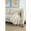 Dette produkt hedder Cat, fremstillet af Polyester materiale med en smuk Beige farve - SE Mattor