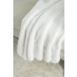 Dette produkt hedder Cat, fremstillet af Polyester materiale med en smuk Offwhite farve - SE Mattor
