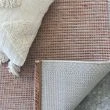 Dette produkt hedder Echo Station, fremstillet af Polypropylen materiale med en smuk Terra farve - SE Mattor