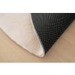 Dette produkt hedder Fluffy, fremstillet af Polyester materiale med en smuk Beige farve - SE Mattor