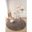 Dette produkt hedder Fluffy, fremstillet af Polyester materiale med en smuk Taupe farve - SE Mattor