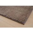 Dette produkt hedder Fluffy, fremstillet af Polyester materiale med en smuk Taupe farve - SE Mattor